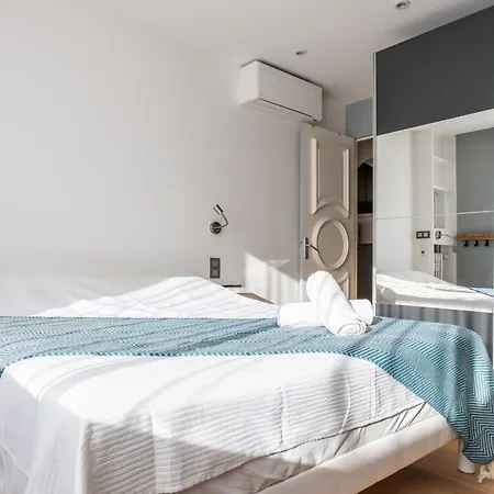 Bright 2bedroom 15min Walk To The Palais Apartment *