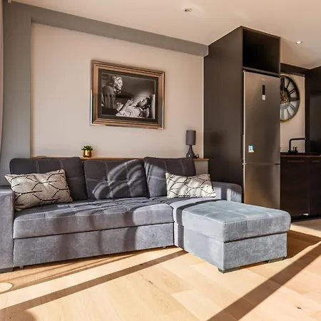Bright 2bedroom 15min Walk To The Palais *
