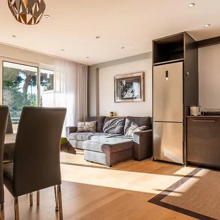Apartment Bright 2bedroom 15min Walk To The Palais *